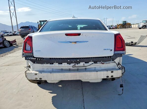 2C3CCAGG9JH267183 2018 CHRYSLER 300 White Rear view