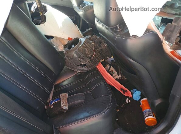 2C3CCAGG9JH267183 2018 CHRYSLER 300 White Rear seats view