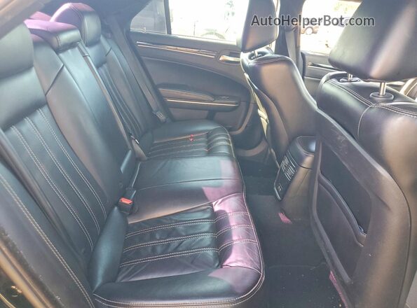 2C3CCAGG9KH586066 2019 CHRYSLER 300 Black უკანა სავარძლების ხედი