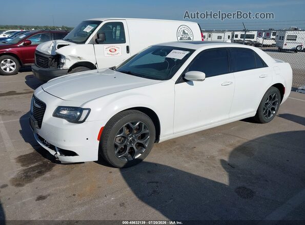 2C3CCAGGXJH181820 2018 CHRYSLER 300 Белый Передняя левая четверть