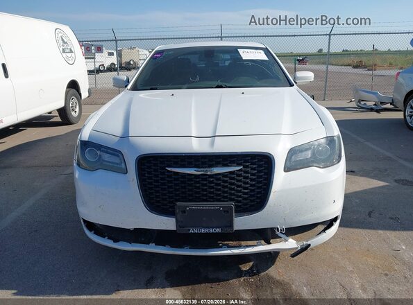 2C3CCAGGXJH181820 2018 CHRYSLER 300 Белый Вид щитка приборов
