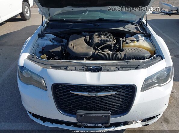 2C3CCAGGXJH181820 2018 CHRYSLER 300 Белый Вид сзади