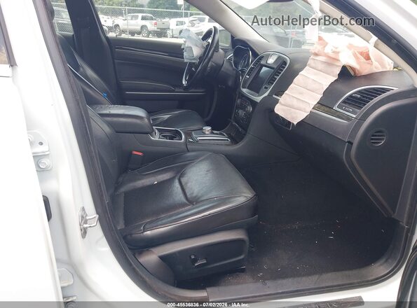 2C3CCAKG4KH689998 2019 CHRYSLER 300 White წინა სალონის ხედი