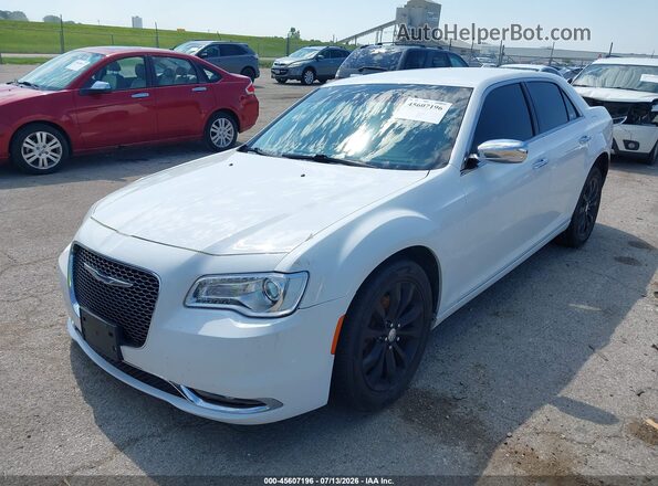 2C3CCAKG5JH160185 2018 CHRYSLER 300 Белый Передняя левая четверть