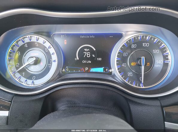 2C3CCAKG5JH160185 2018 CHRYSLER 300 Белый Вид задних сидений