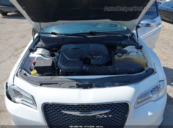 2C3CCAKG5JH160185 2018 CHRYSLER 300 Белый Вид сзади