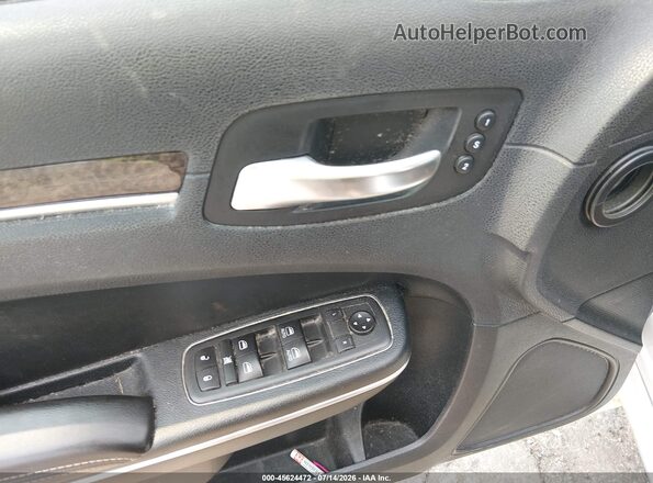 2C3CCAKG5JH268192 2018 CHRYSLER 300 Белый 