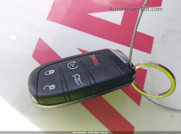 2C3CCAKG5KH578053 2019 CHRYSLER 300 Gray Widok deski rozdzielczej