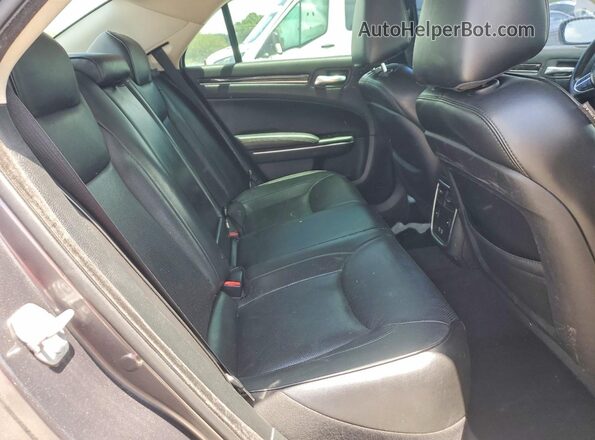 2C3CCAKG8JH250592 2018 CHRYSLER 300 Gray Rear seats view