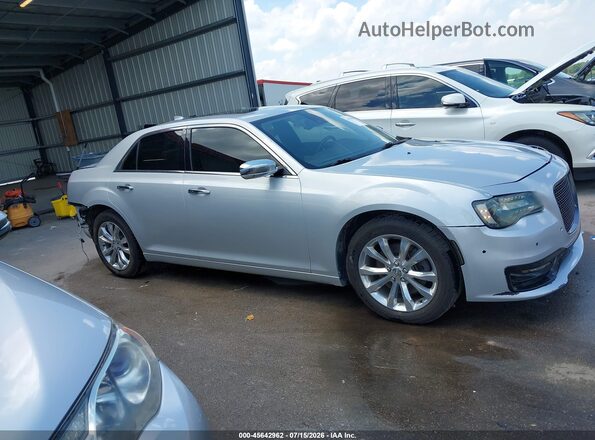 2C3CCAKG9KH591128 2019 CHRYSLER 300 Silver Սալոնի հետևի տեսք