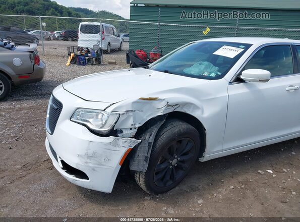 2C3CCARG3GH200018 2016 CHRYSLER 300 White Front view
