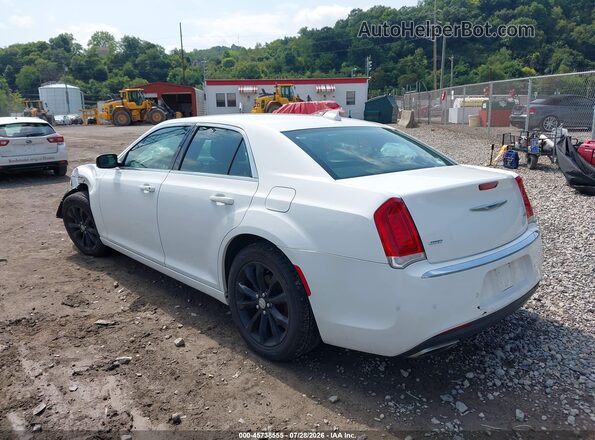 2C3CCARG3GH200018 2016 CHRYSLER 300 White Rear left