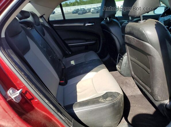 2C3CCARG3KH508346 2019 CHRYSLER 300 Red Vista de los asientos traseros