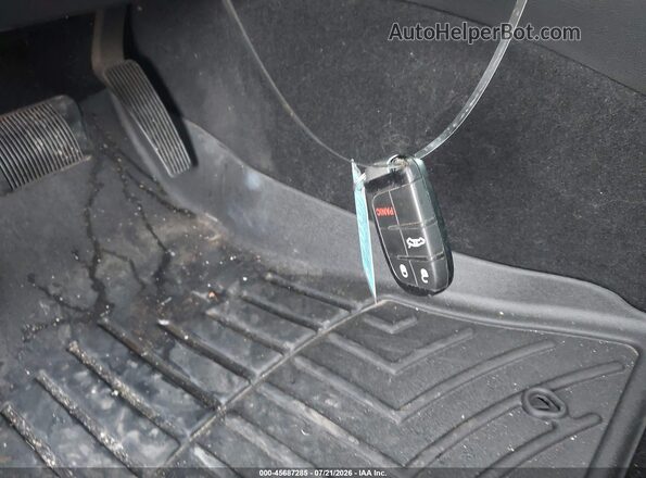 2C3CCARG5KH566491 2019 CHRYSLER 300 Silver Dashboard view