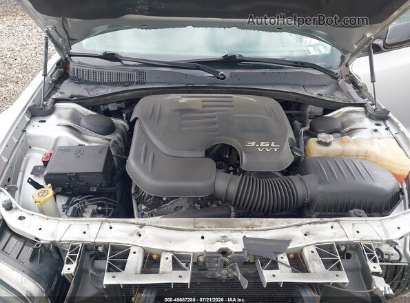 2C3CCARG5KH566491 2019 CHRYSLER 300 Silver Rear view