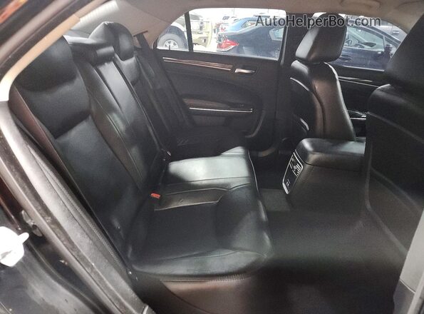 2C3CCARG7JH226760 2018 CHRYSLER 300 Black უკანა სავარძლების ხედი
