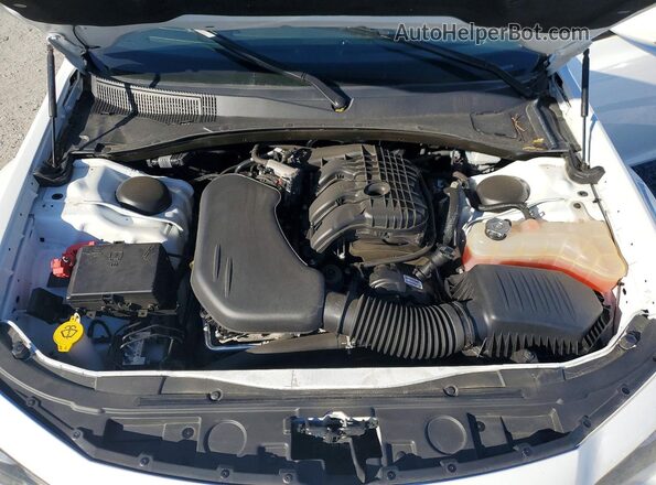 2C3CCASG8PH620691 2023 CHRYSLER 300 Белый Вид задней части салона