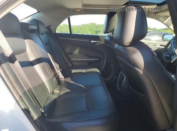 2C3CCASG8PH620691 2023 CHRYSLER 300 Белый Вид задних сидений