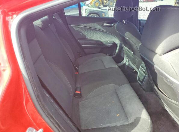 2C3CDXBG0JH232118 2018 DODGE CHARGER Red Vista de los asientos traseros