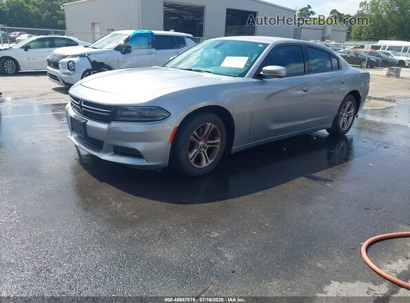 2C3CDXBG1HH532454 2017 DODGE CHARGER Silver Vista tres cuartos delantera izquierda