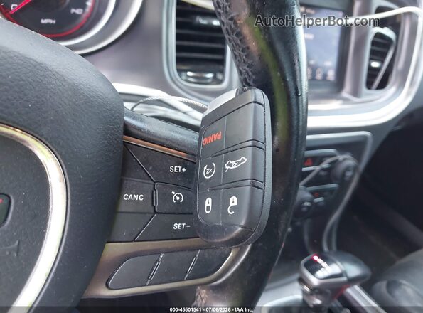 2C3CDXBG1LH135545 2020 DODGE CHARGER Red Widok deski rozdzielczej