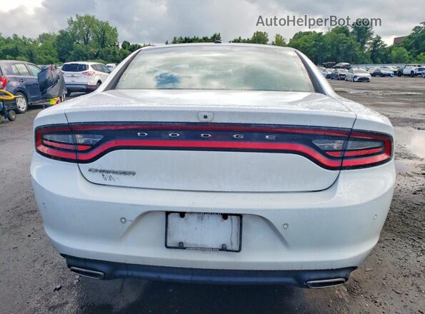 2C3CDXBG2LH211516 2020 DODGE CHARGER White Вид ззаду