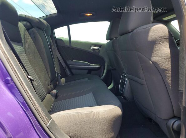 2C3CDXBG2PH680644 2023 DODGE CHARGER Purple Vista de los asientos traseros