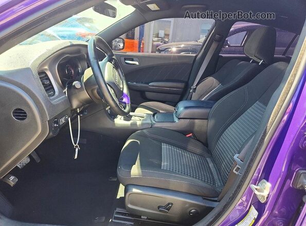 2C3CDXBG3PH626947 2023 DODGE CHARGER Purple Widok deski rozdzielczej