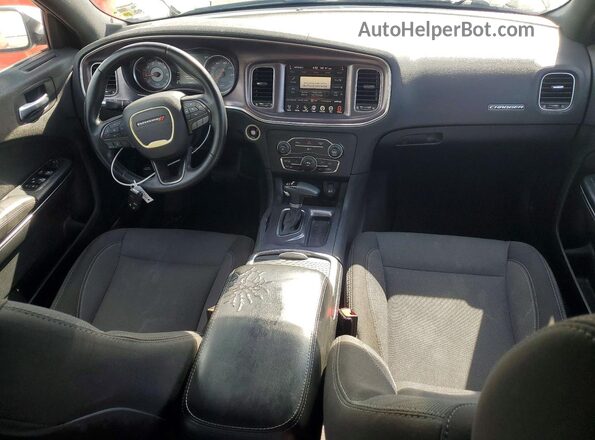 2C3CDXBG4HH625128 2017 DODGE CHARGER White Widok deski rozdzielczej