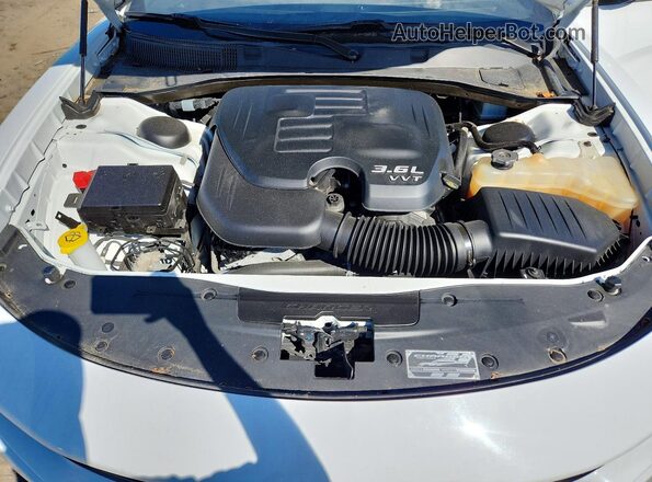 2C3CDXBG4PH530065 2023 DODGE CHARGER White Вид задньої частини салону