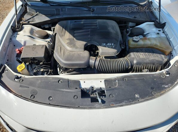2C3CDXBG5KH721082 2019 DODGE CHARGER White Вид задньої частини салону