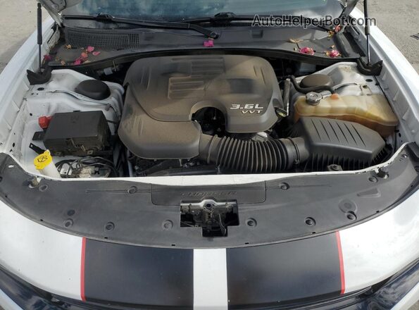 2C3CDXBG5NH161729 2022 DODGE CHARGER Белый Вид задней части салона