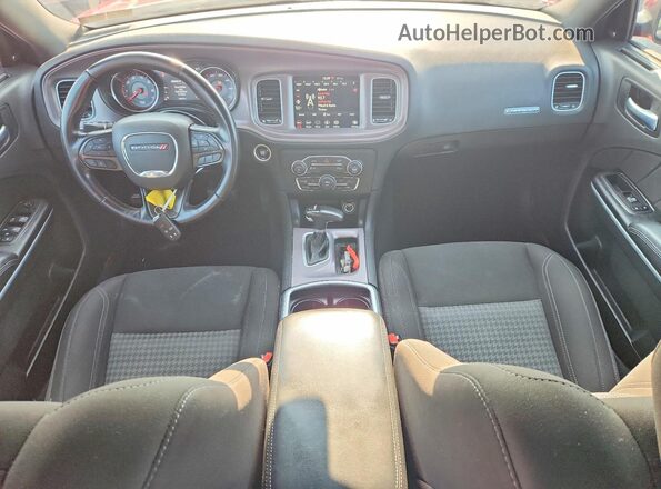 2C3CDXBG5PH528762 2023 DODGE CHARGER Красный Вид панели приборов