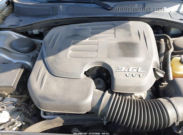 2C3CDXBG6GH310300 2016 DODGE CHARGER Серебряный Вид сзади
