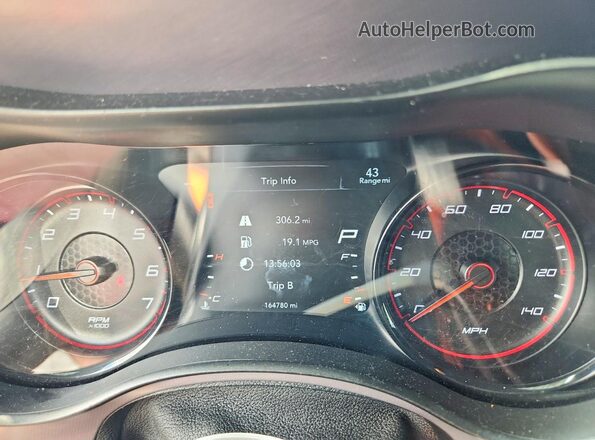 2C3CDXBG6KH732673 2019 DODGE CHARGER Burgundy Սարքավորումների վահանակի տեսք