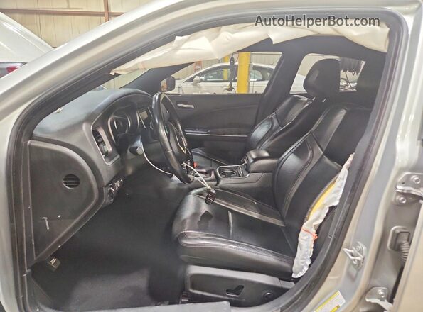 2C3CDXBG7KH657319 2019 DODGE CHARGER Silver Front interior view