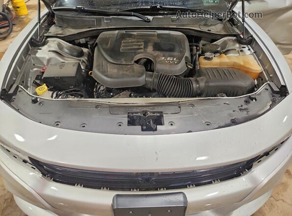 2C3CDXBG7KH657319 2019 DODGE CHARGER Silver Rear interior view