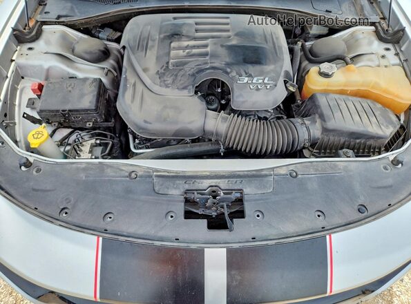 2C3CDXBG7LH176570 2020 DODGE CHARGER Silver Rear interior view
