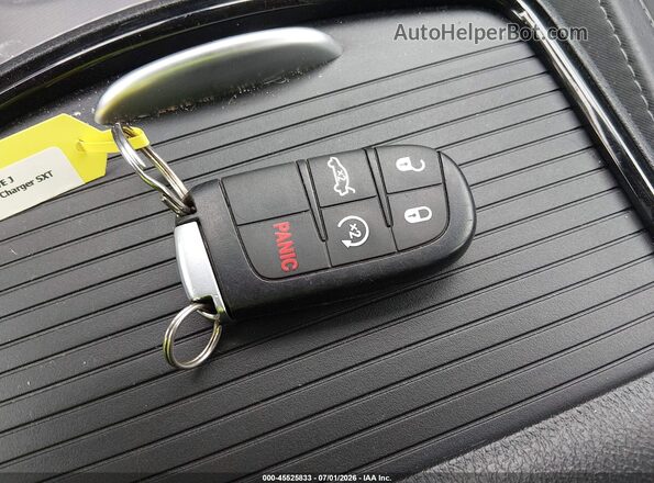 2C3CDXBG8KH599558 2019 DODGE CHARGER White Вид панелі приладів