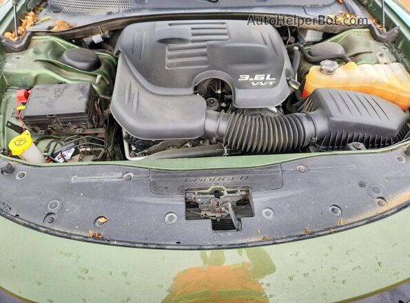 2C3CDXBG8MH608424 2021 DODGE CHARGER Green Вид задньої частини салону