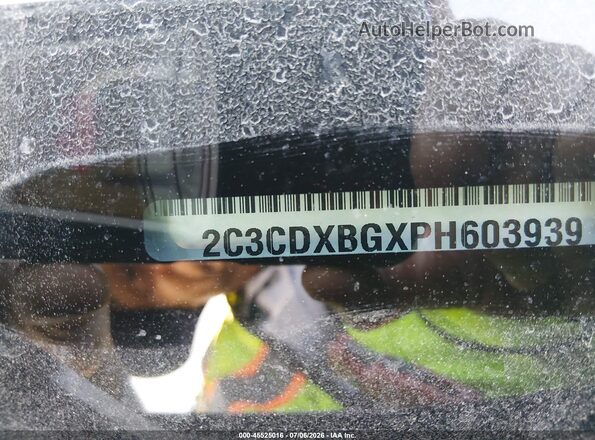 2C3CDXBGXPH603939 2023 DODGE CHARGER Gray Widok komory silnika