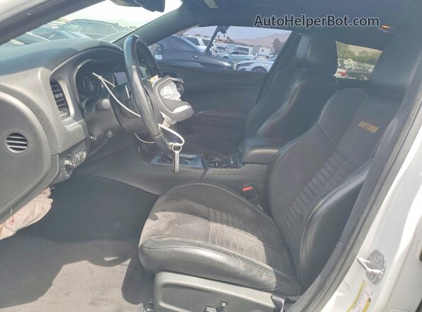 2C3CDXCT1HH565997 2017 DODGE CHARGER Белый Вид салона спереди