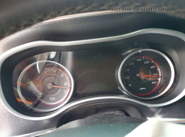 2C3CDXCT5JH233602 2018 DODGE CHARGER Белый Вид щитка приборов