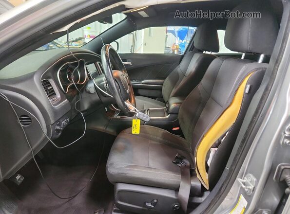 2C3CDXCT7HH510163 2017 DODGE CHARGER Silver Widok wnętrza z przodu