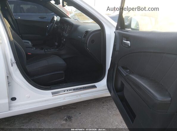 2C3CDXCT7JH135901 2018 DODGE CHARGER Белый Вид салона спереди