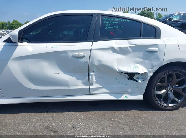2C3CDXCTXJH186809 2018 DODGE CHARGER White Widok z przodu