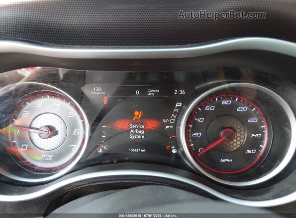 2C3CDXCTXJH209876 2018 DODGE CHARGER Red Vista de los asientos traseros