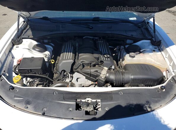 2C3CDXEJ0JH188323 2018 DODGE CHARGER White Rear interior view