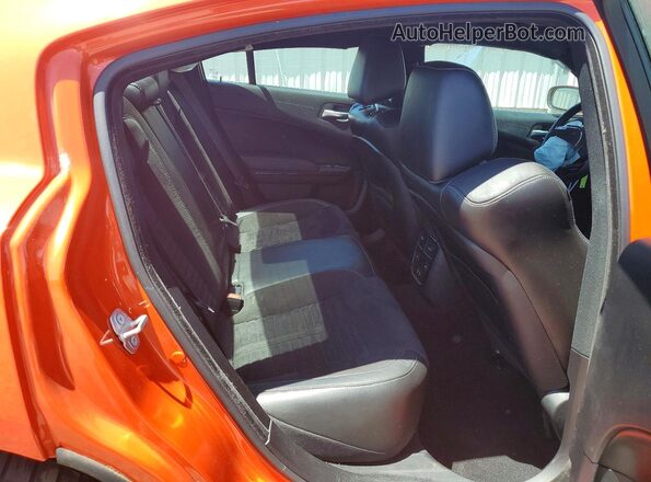 2C3CDXGJ1LH228084 2020 DODGE CHARGER Orange Vista de los asientos traseros