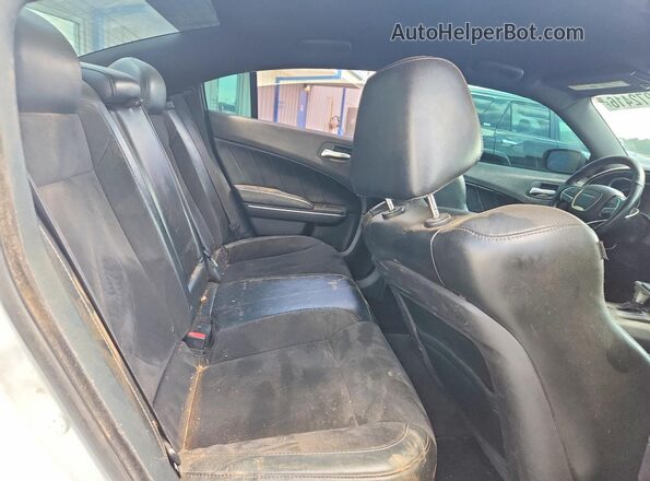 2C3CDXGJ2GH322027 2016 DODGE CHARGER Two Tone Vista de los asientos traseros